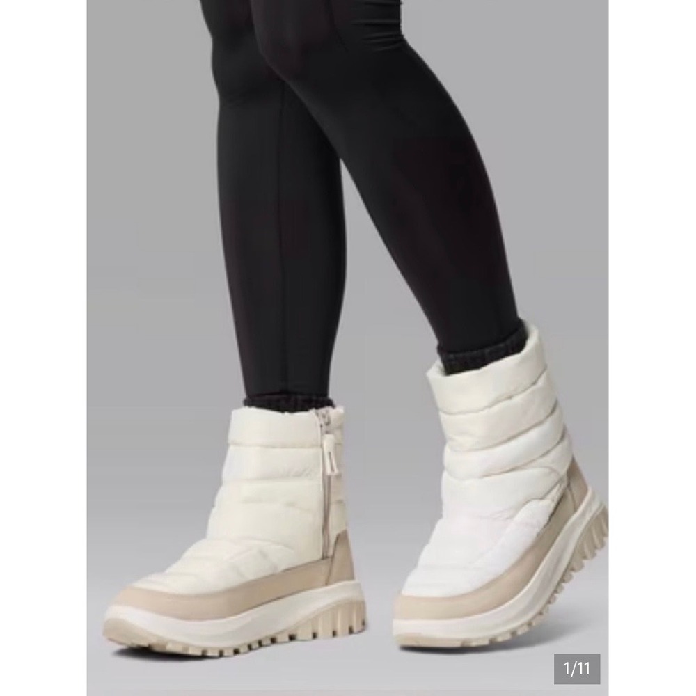 Columbia Snowtrot Mid Women 6.5 Chalk White Waterproof Puffer Snow Boots